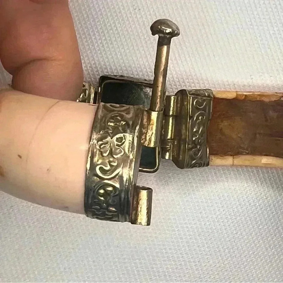 Antique Inlayed Bone & Malachite Tribal Bracelet Inlay Hinged Bracelet heavy 74g - Picture 4 of 14